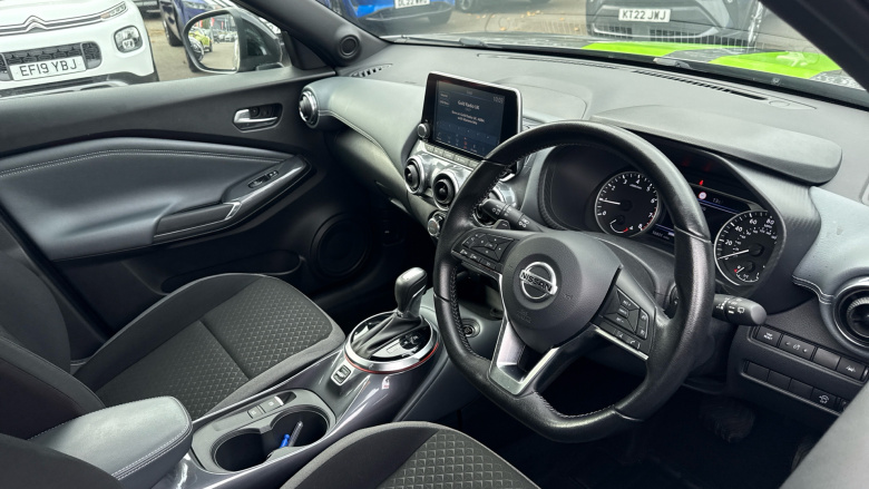 Nissan Juke 1.0 DiG-T N-Connecta 5dr DCT Petrol Hatchback